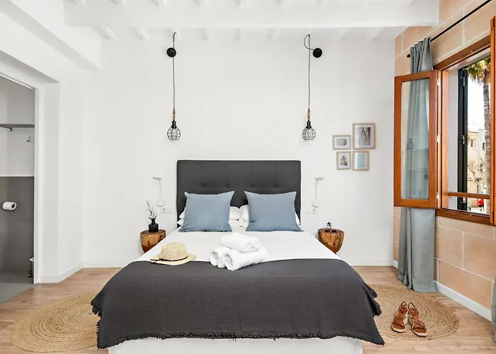 Boutique Ses 5 Claus מלון 3*