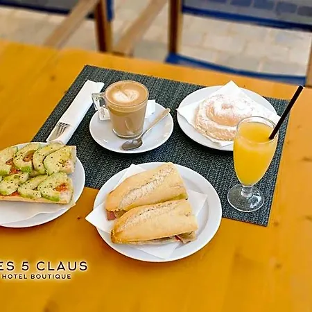 Boutique Ses 5 Claus Hotel 3*